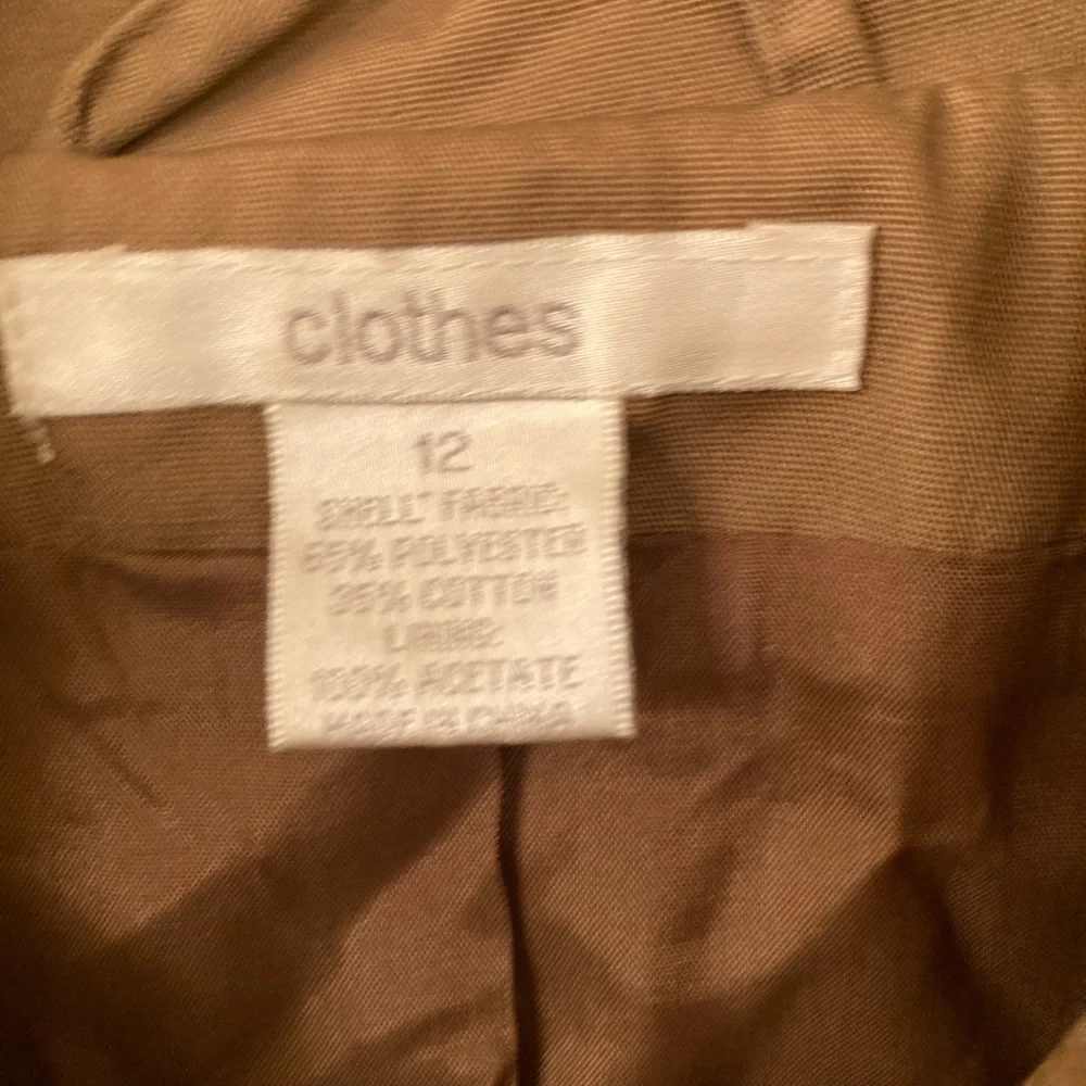 Ladies tan jacket - Picture 2 of 6